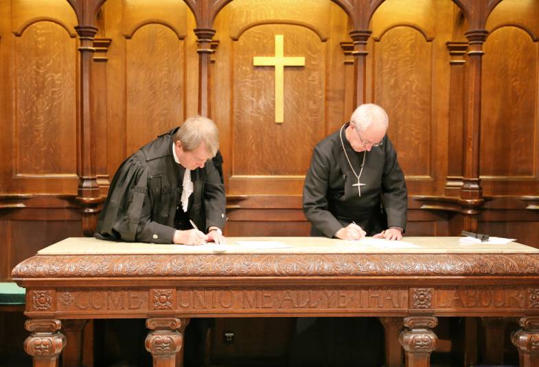 Archbishop and Moderator sign Columba Declaration