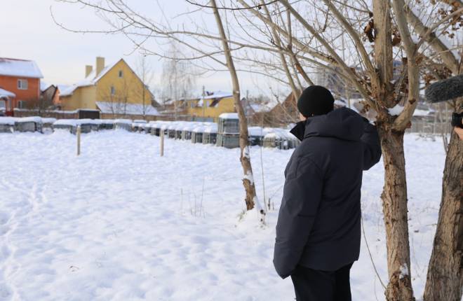 Archbishop of Canterbury visits mass graves in Kyiv 